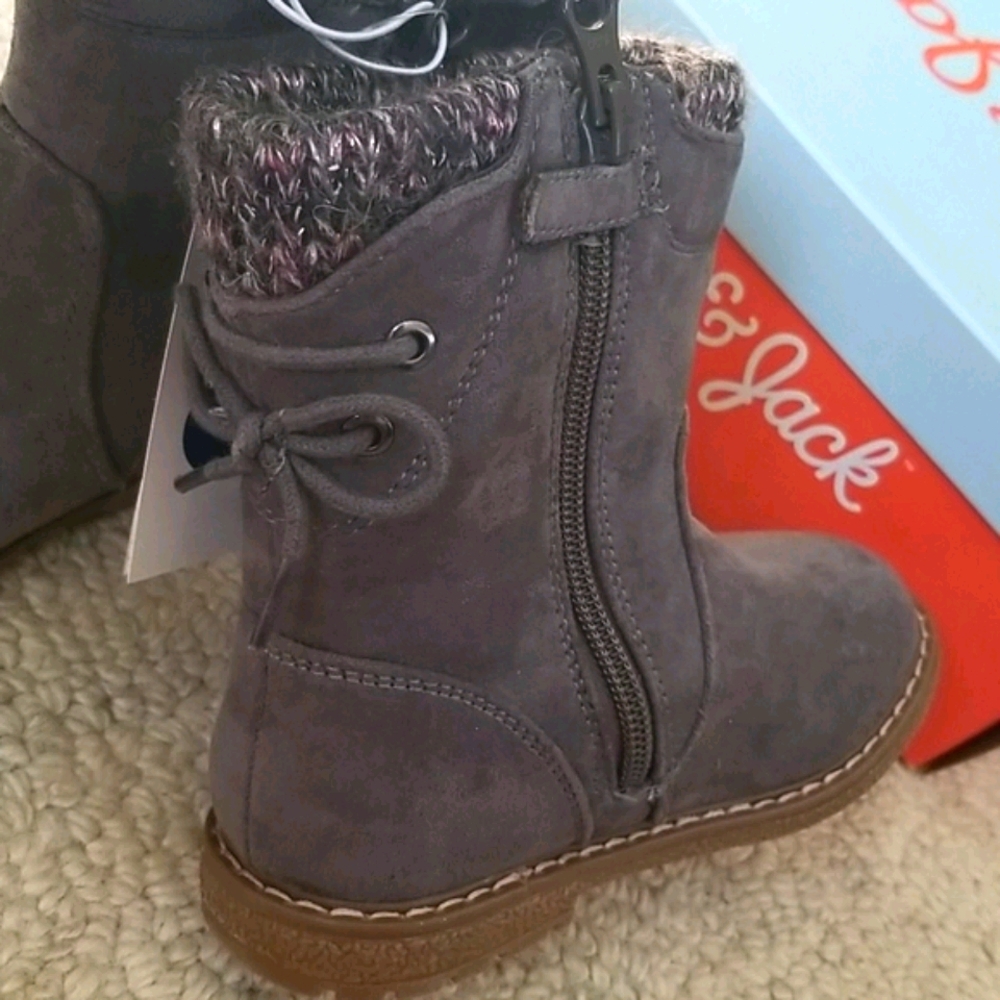 9 Grey Boot - Picture 4 of 8